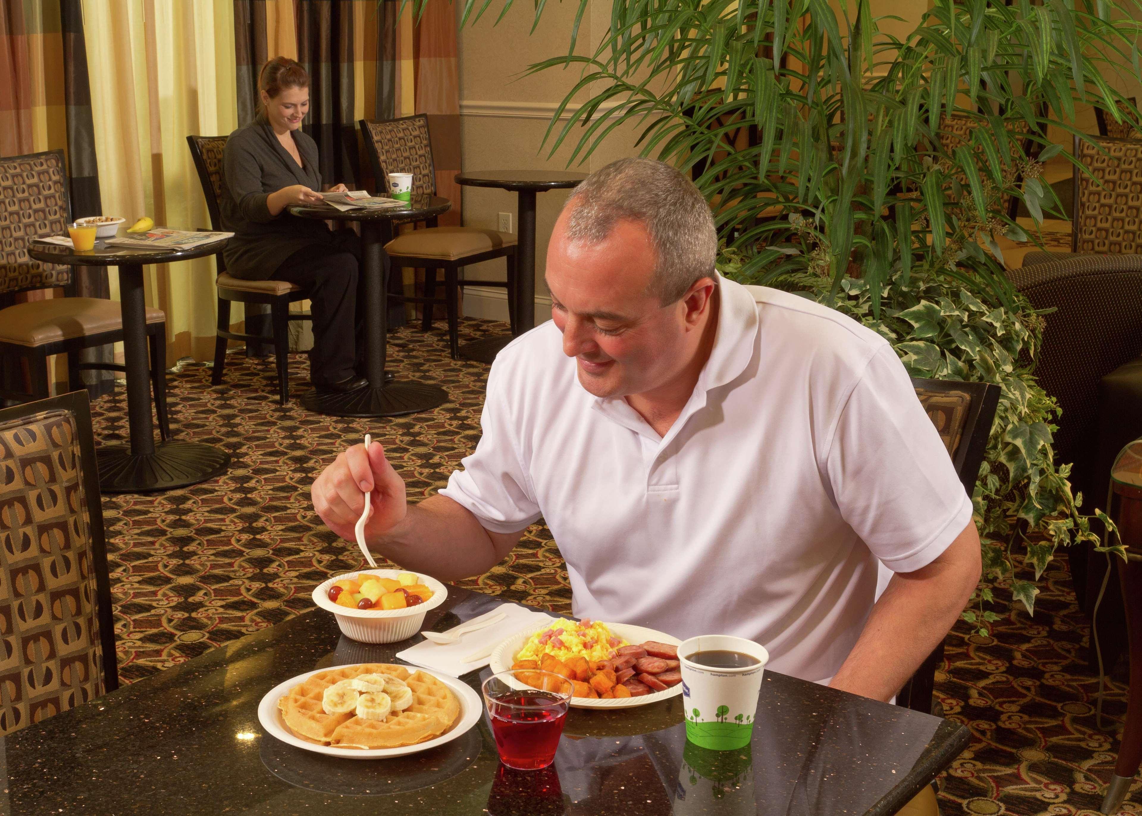 Hampton Inn & Suites Jacksonville-Airport Restaurant photo